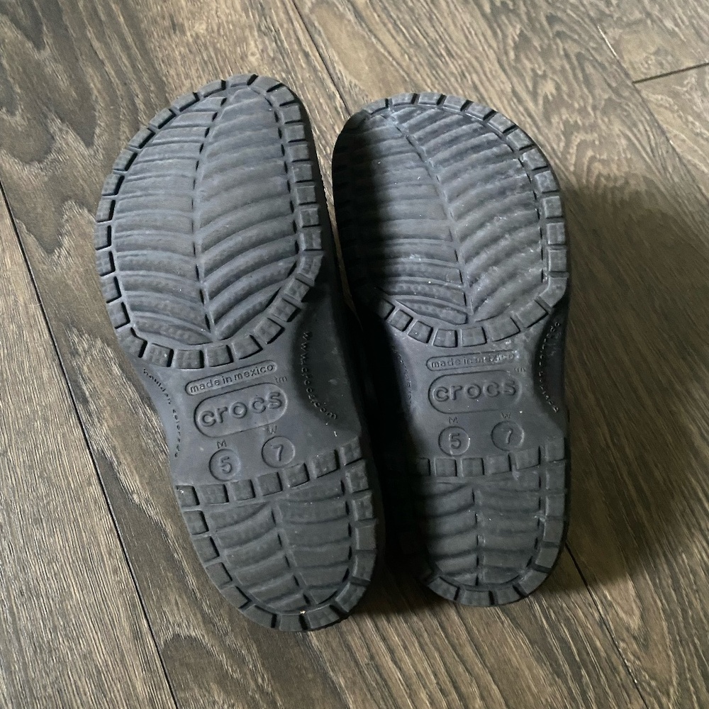 CROCS - Picture 2 of 3